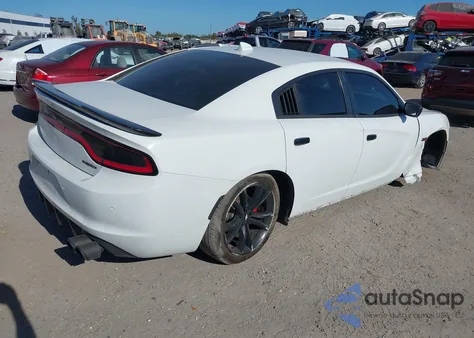 2015 Dodge Charger Road/Track z USA, uszkodzony, nr VIN 2C3CDXCT7FH836414